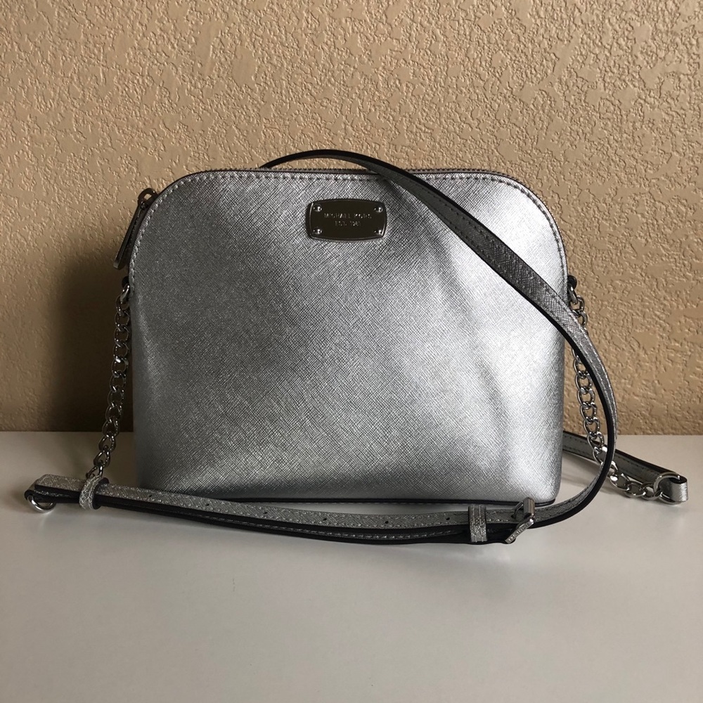 Michael Kors Cindy Large Dome crossbody